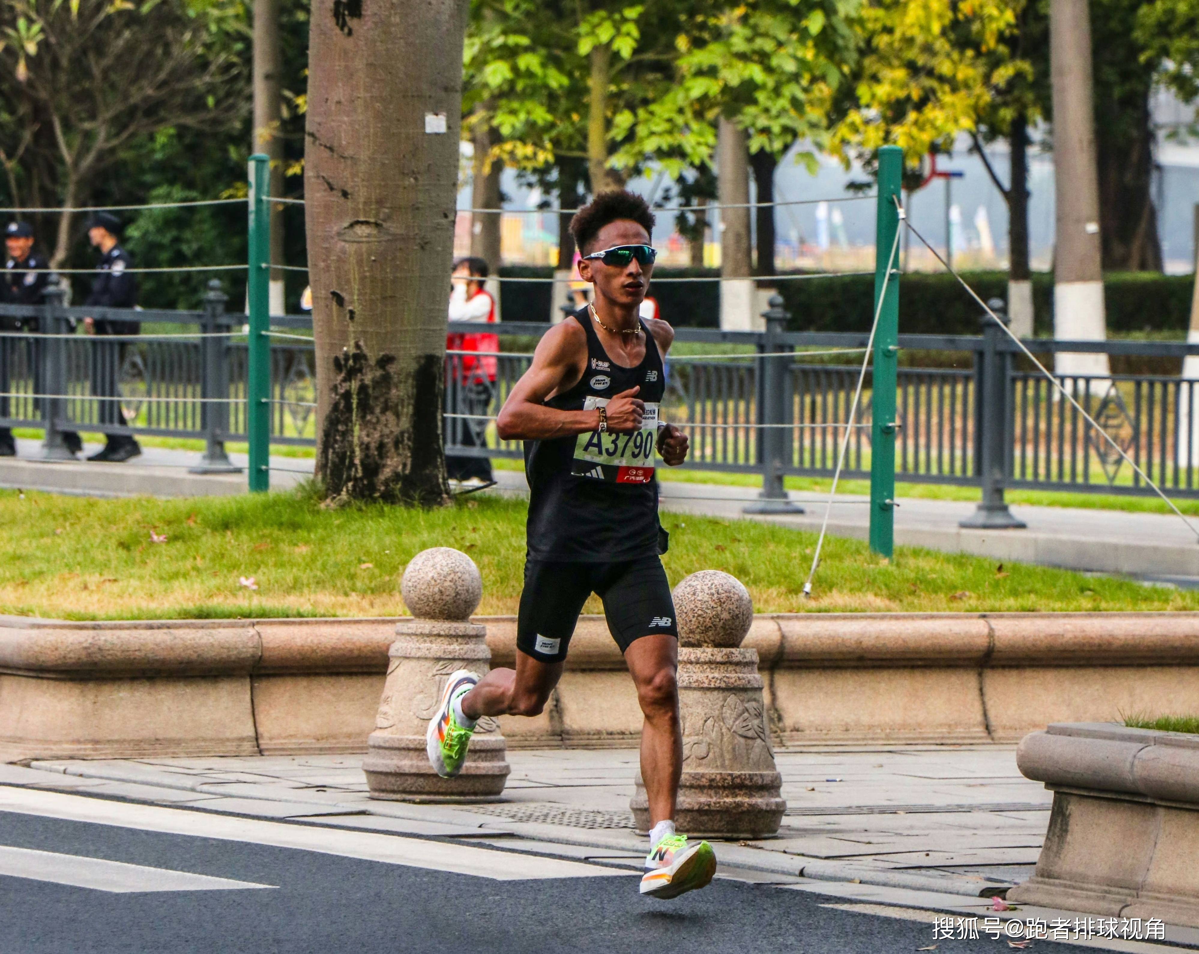 九游-TheShy在美国队比赛中出色发挥，比赛规则变更引发热议！