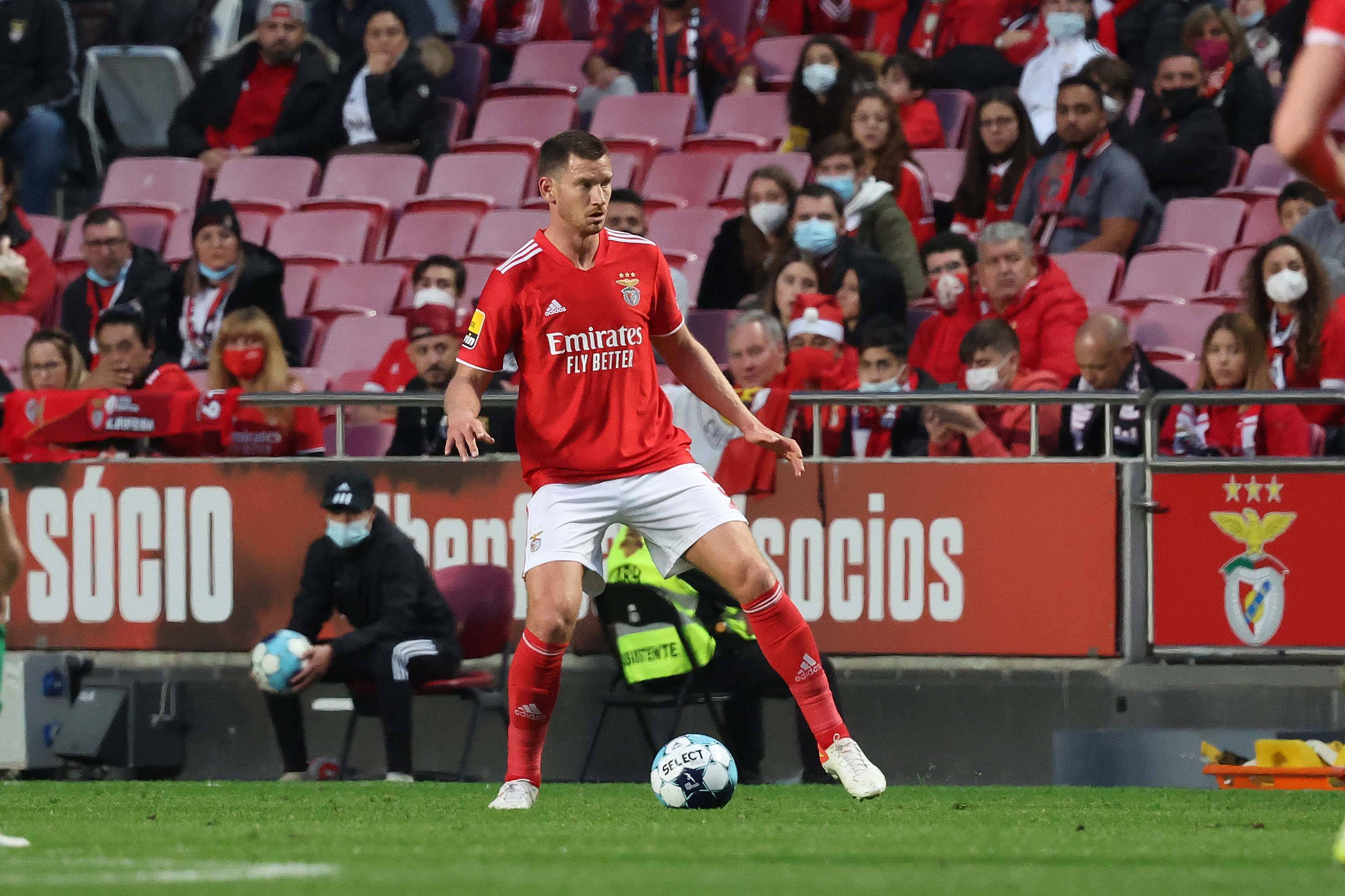 九游体育-穆古鲁扎迎来十赛季出色发挥，尤文图斯观众热烈欢呼！