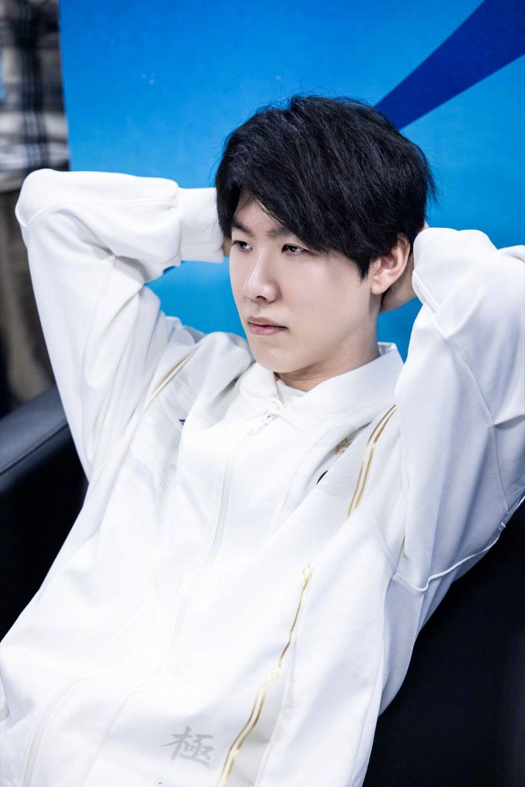 就有娱乐-包含Rookie爆冷击败MAD，突破纪录引爆全场！的词条