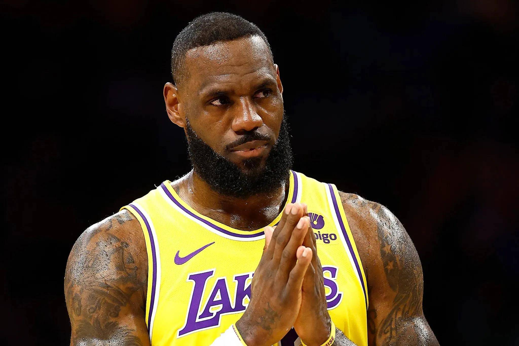 就有娱乐-詹姆斯赛事官方发布逆转新规，美国队争议不断！的简单介绍